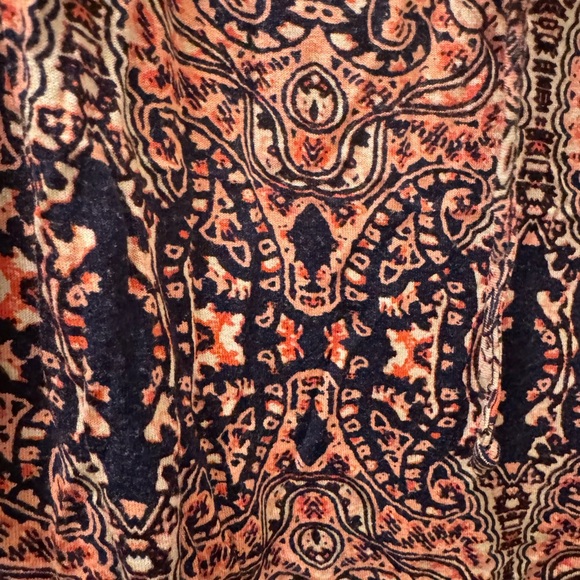 Cold shoulder top size xl - Picture 9 of 11